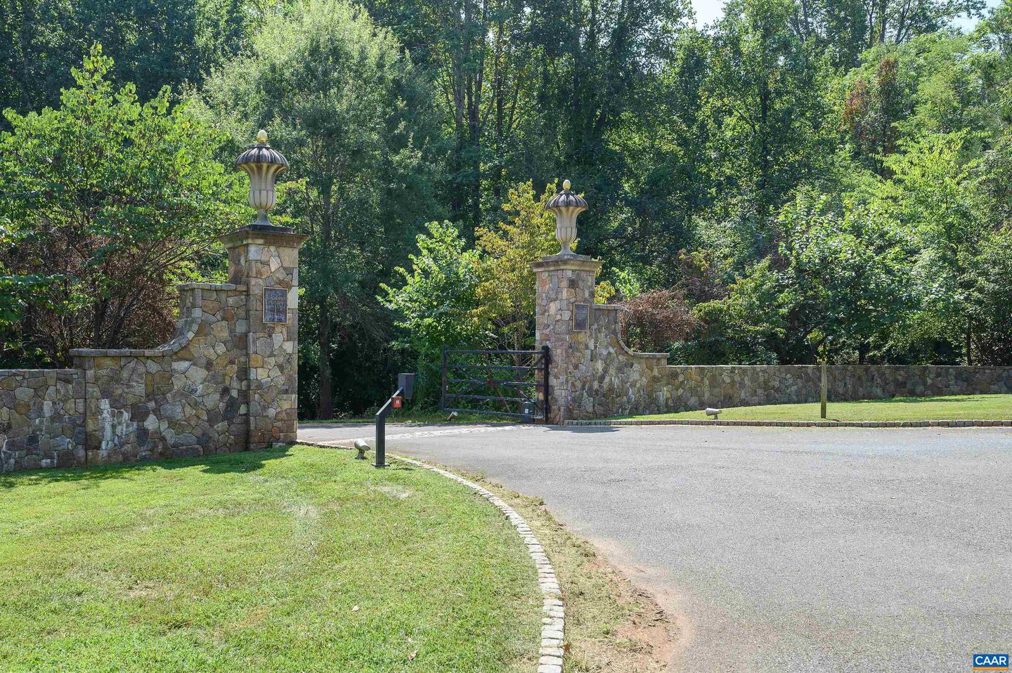 2405 COOPERS LN, CHARLOTTESVILLE, Virginia 22902, 5 Bedrooms Bedrooms, ,6 BathroomsBathrooms,Farm,For Sale,2405 COOPERS LN,653189 MLS # 653189