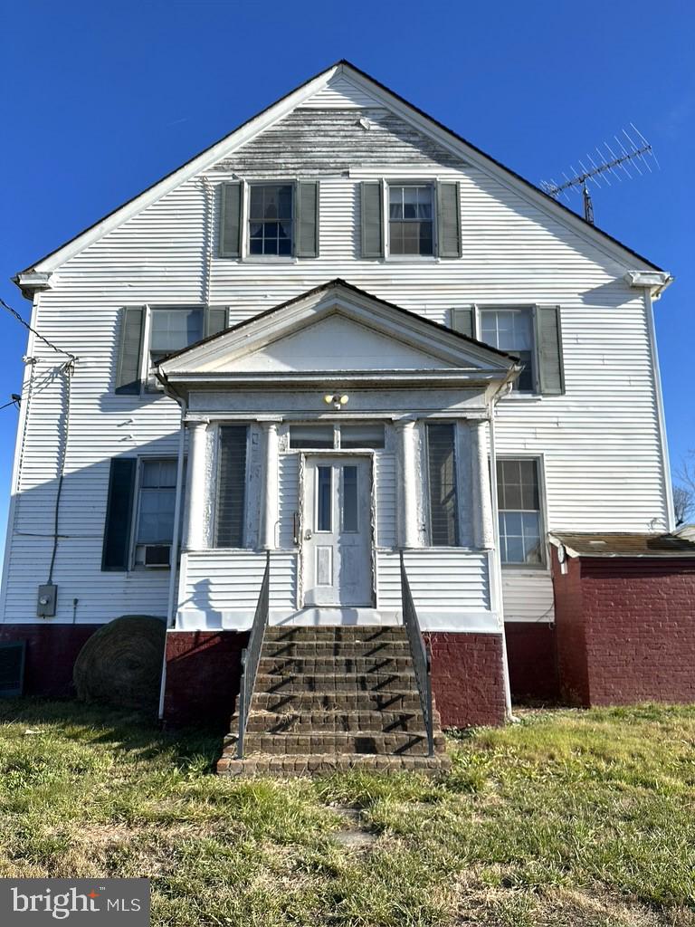 17736 AUBURN RD, BRANDY STATION, Virginia 22714, 5 Bedrooms Bedrooms, ,3 BathroomsBathrooms,Farm,For Sale,17736 AUBURN RD,VACU2010450 MLS # VACU2010450