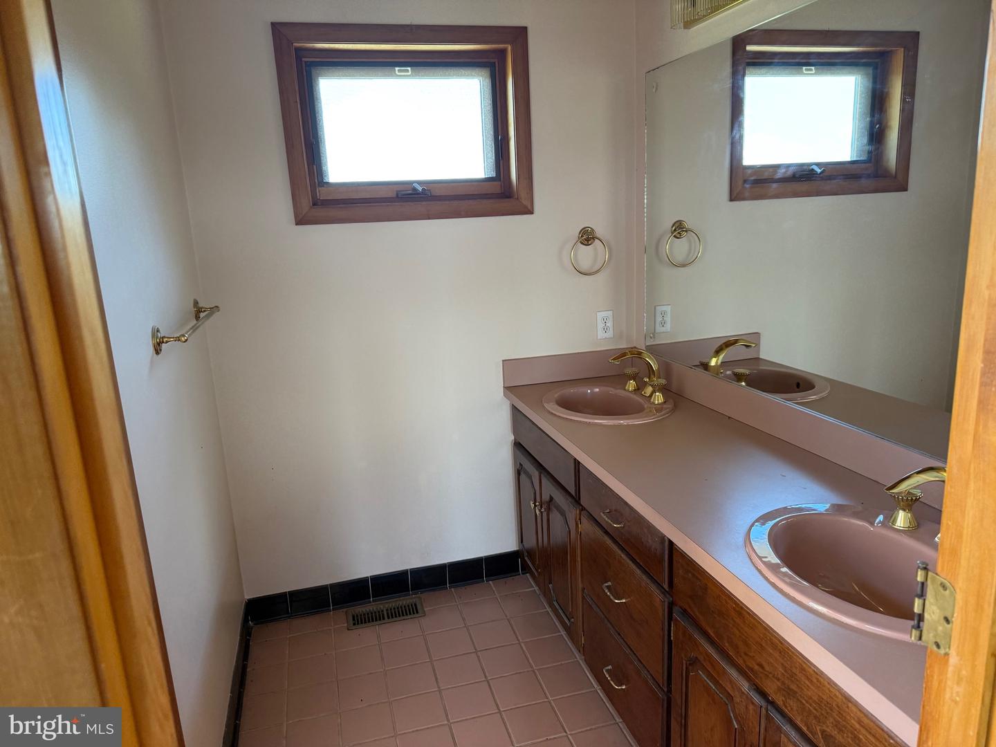 2082 LITTLE DOGWOOD ROAD, SPOUT SPRING, Virginia 24593, 2 Bedrooms Bedrooms, ,2 BathroomsBathrooms,Farm,For Sale,2082 LITTLE DOGWOOD ROAD,VAAV2000034 MLS # VAAV2000034