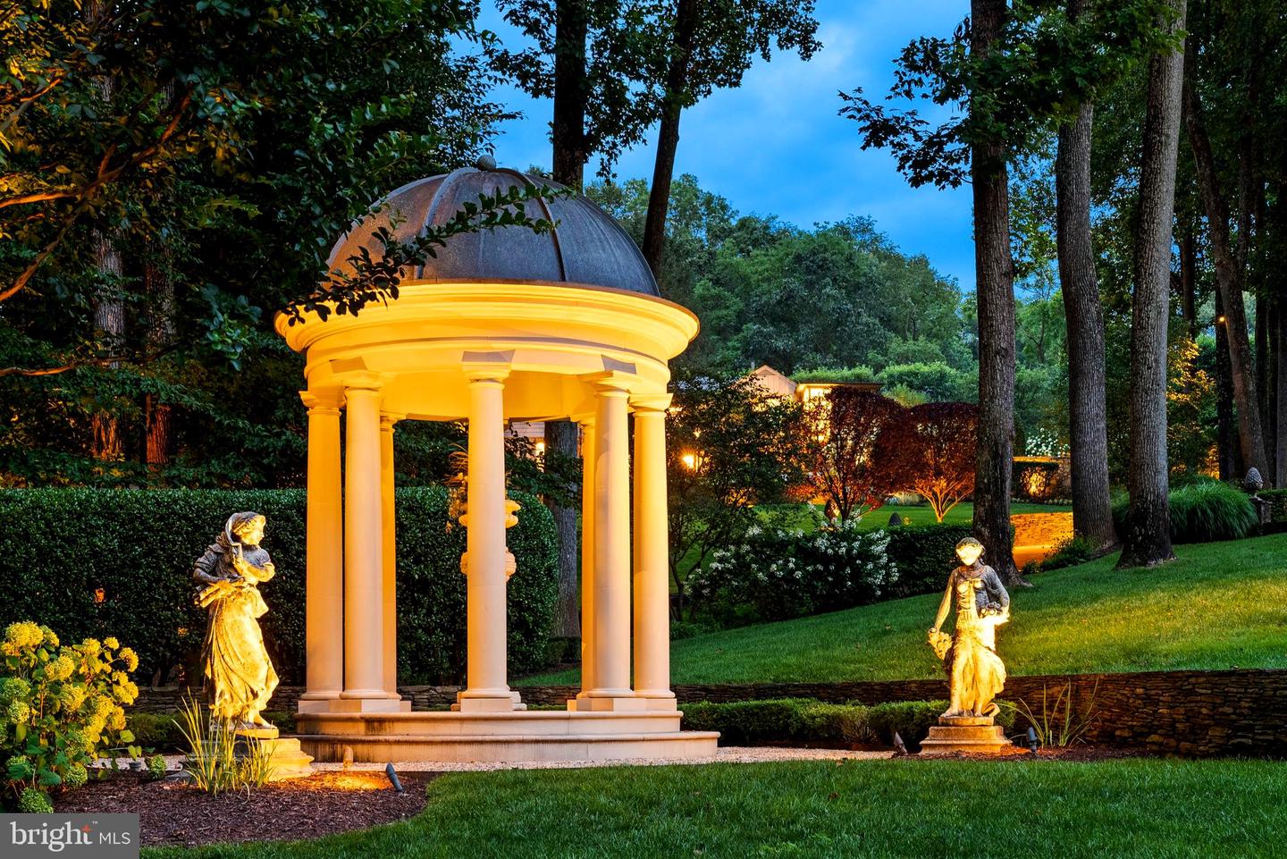 9112/9120 MINE RUN DR, GREAT FALLS, Virginia 22066, 6 Bedrooms Bedrooms, ,7 BathroomsBathrooms,Residential,For Sale,9112/9120 MINE RUN DR,VAFX2260256 MLS # VAFX2260256