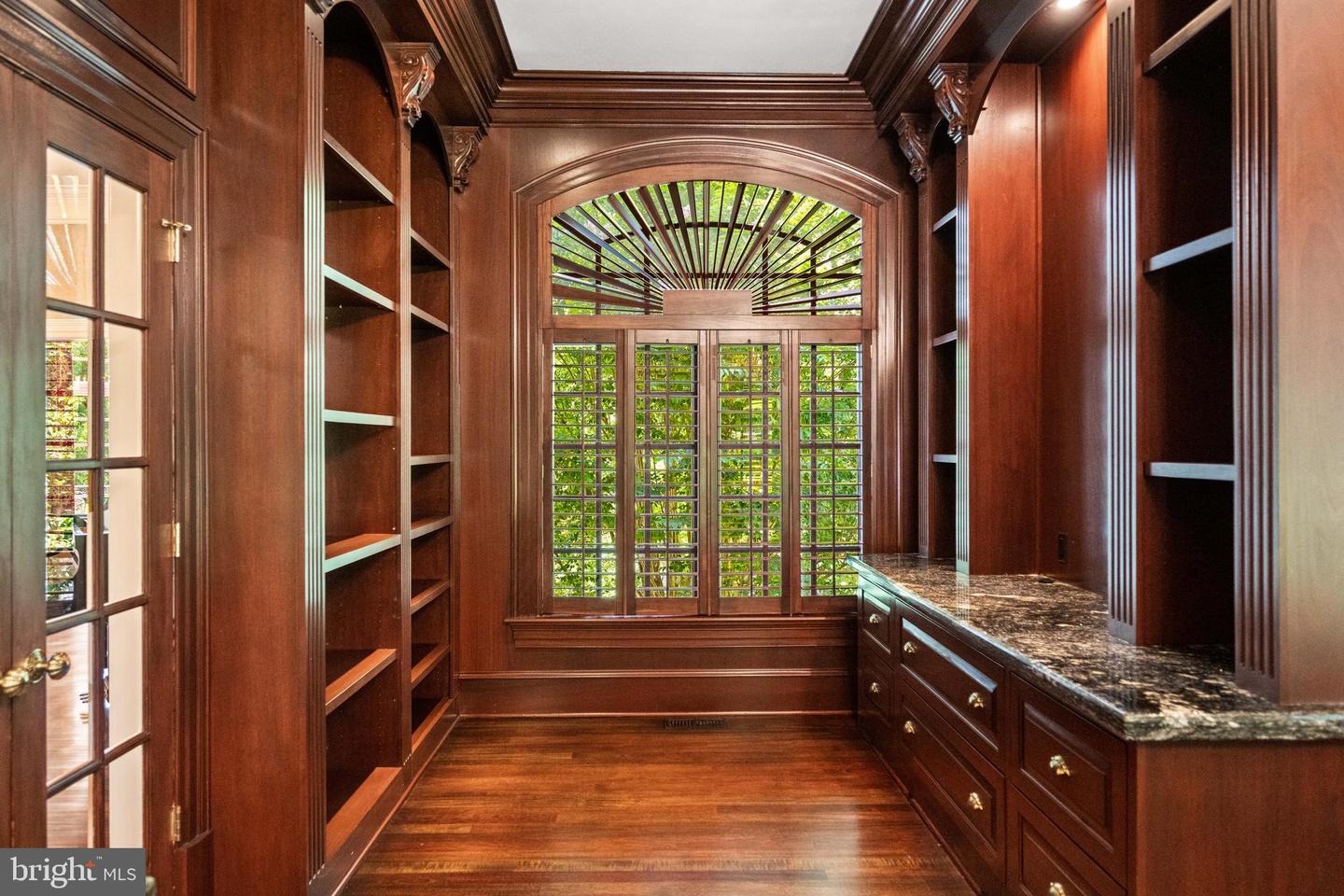 9112/9120 MINE RUN DR, GREAT FALLS, Virginia 22066, 6 Bedrooms Bedrooms, ,7 BathroomsBathrooms,Residential,For Sale,9112/9120 MINE RUN DR,VAFX2260256 MLS # VAFX2260256