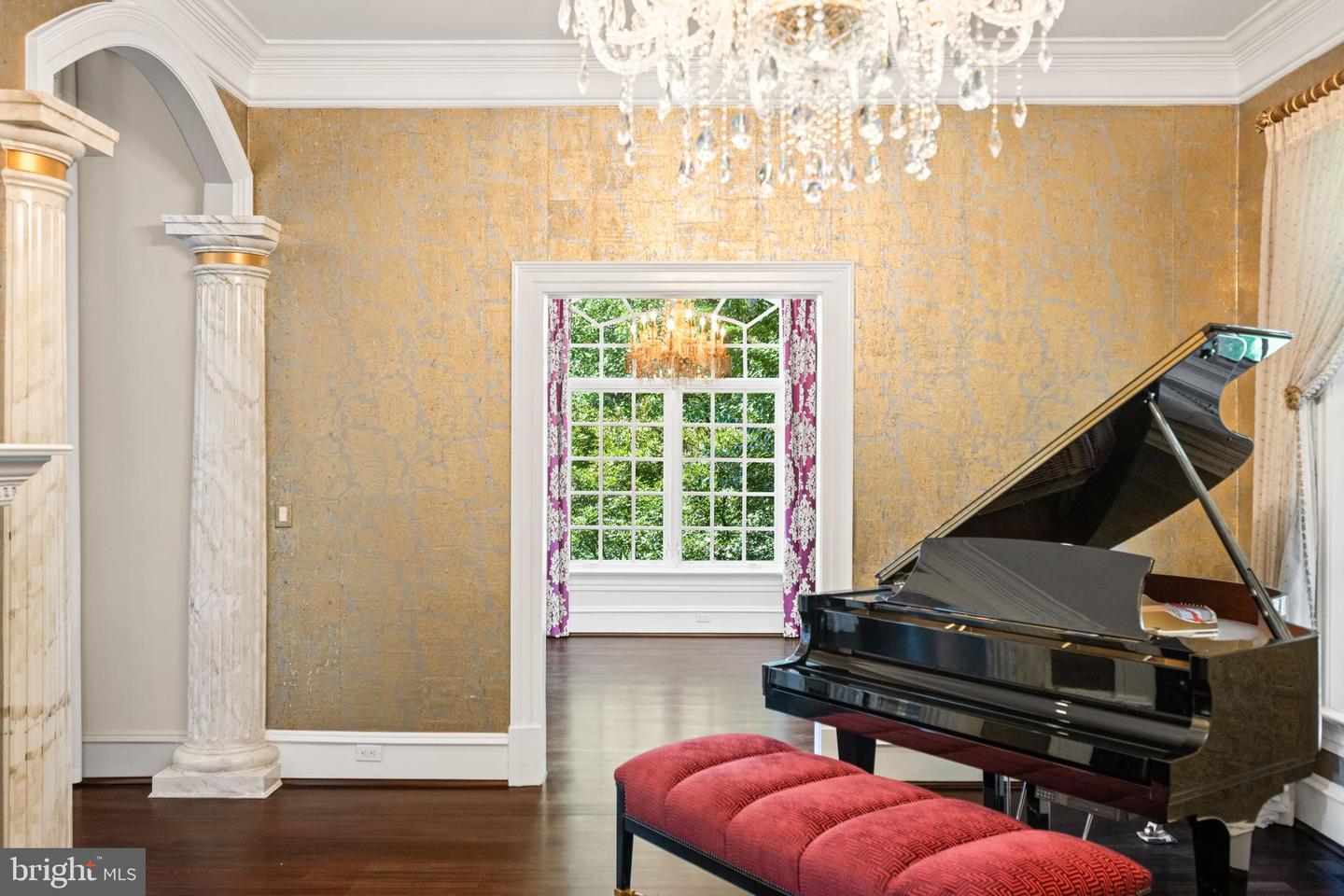 9112/9120 MINE RUN DR, GREAT FALLS, Virginia 22066, 6 Bedrooms Bedrooms, ,7 BathroomsBathrooms,Residential,For Sale,9112/9120 MINE RUN DR,VAFX2260256 MLS # VAFX2260256