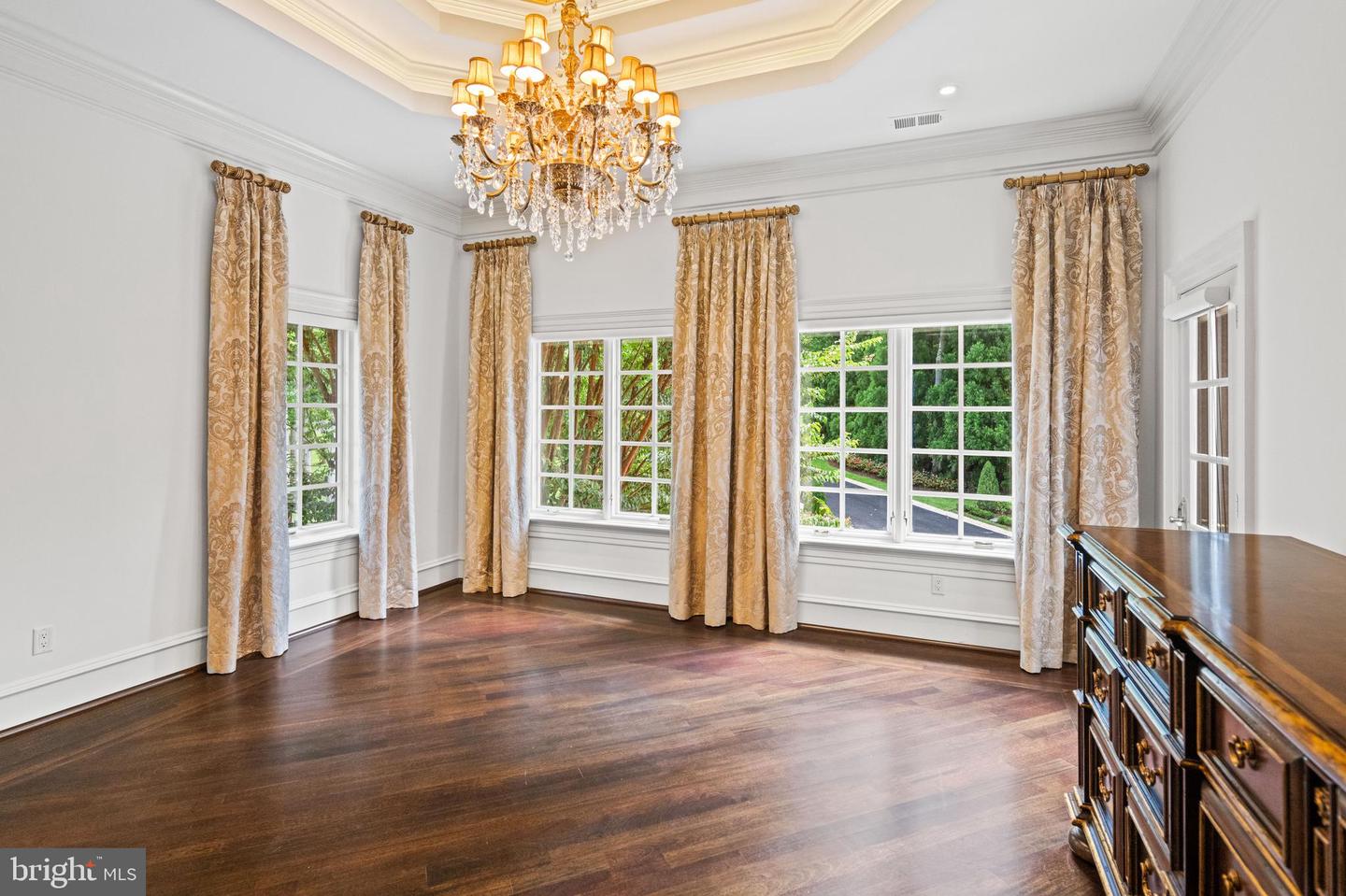 9112/9120 MINE RUN DR, GREAT FALLS, Virginia 22066, 6 Bedrooms Bedrooms, ,7 BathroomsBathrooms,Residential,For Sale,9112/9120 MINE RUN DR,VAFX2260256 MLS # VAFX2260256