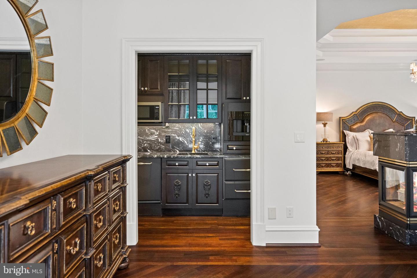 9112/9120 MINE RUN DR, GREAT FALLS, Virginia 22066, 6 Bedrooms Bedrooms, ,7 BathroomsBathrooms,Residential,For Sale,9112/9120 MINE RUN DR,VAFX2260256 MLS # VAFX2260256