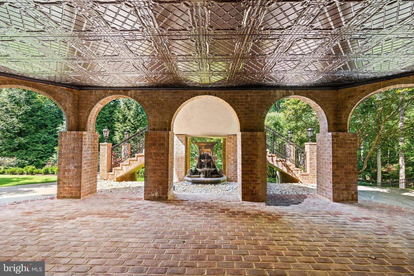 9112/9120 MINE RUN DR, GREAT FALLS, Virginia 22066, 6 Bedrooms Bedrooms, ,7 BathroomsBathrooms,Residential,For Sale,9112/9120 MINE RUN DR,VAFX2260256 MLS # VAFX2260256