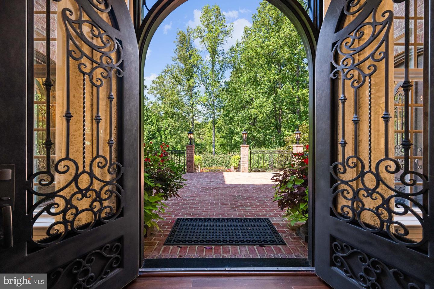 9112/9120 MINE RUN DR, GREAT FALLS, Virginia 22066, 6 Bedrooms Bedrooms, ,7 BathroomsBathrooms,Residential,For Sale,9112/9120 MINE RUN DR,VAFX2260256 MLS # VAFX2260256