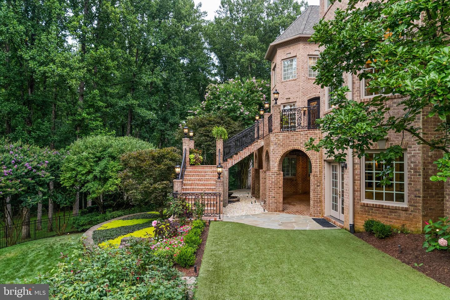 9112/9120 MINE RUN DR, GREAT FALLS, Virginia 22066, 6 Bedrooms Bedrooms, ,7 BathroomsBathrooms,Residential,For Sale,9112/9120 MINE RUN DR,VAFX2260256 MLS # VAFX2260256