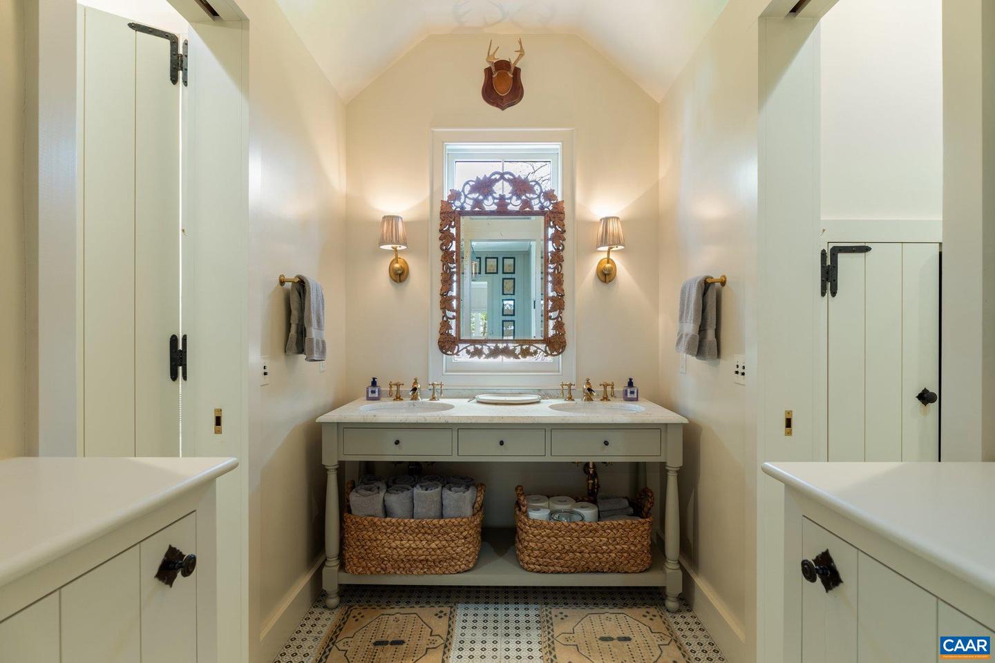 1097 SAINT JOHN RD, KESWICK, Virginia 22947, 6 Bedrooms Bedrooms, ,6 BathroomsBathrooms,Residential,For Sale,1097 SAINT JOHN RD,669001 MLS # 669001