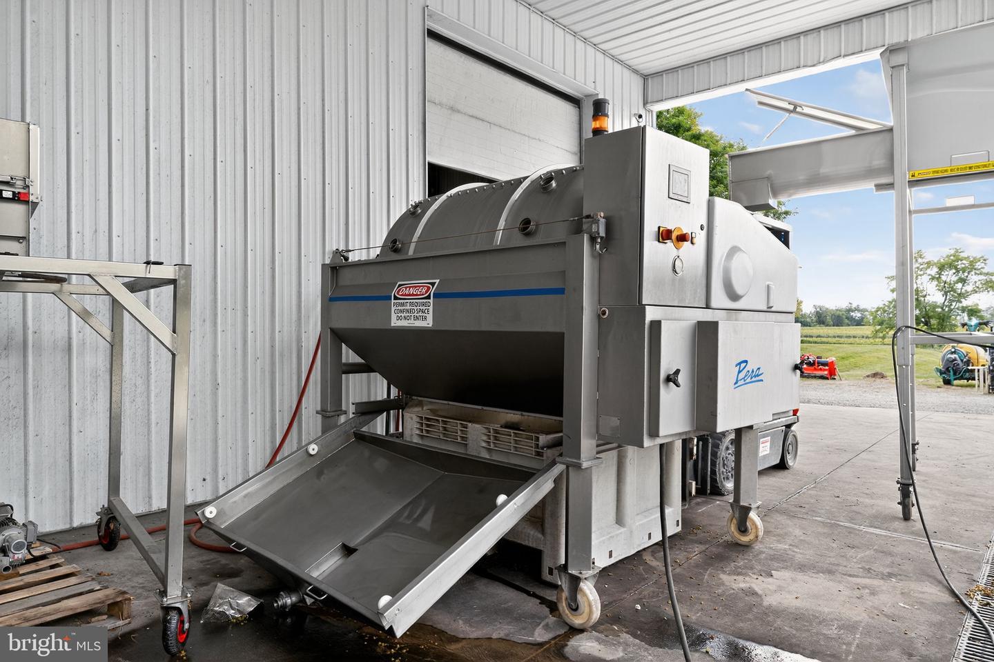 14001 HARPERS FERRY RD, HILLSBORO, Virginia 20132, ,Farm,For Sale,14001 HARPERS FERRY RD,VALO2107320 MLS # VALO2107320