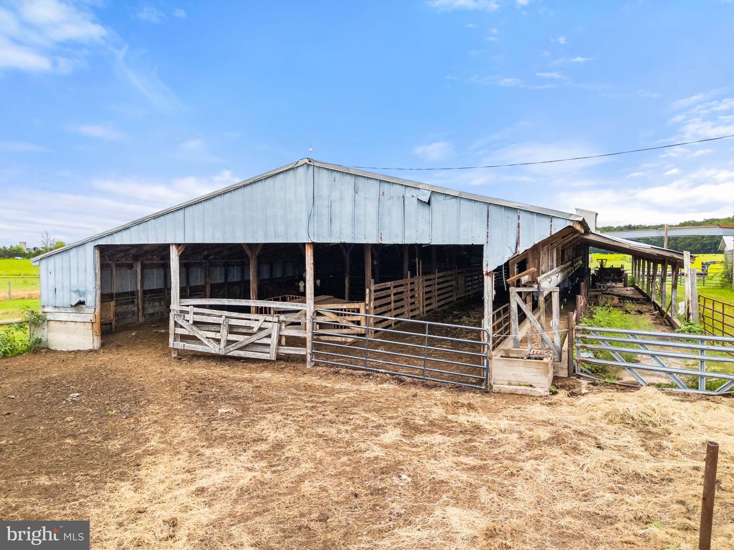 5474 WOODSIDE LN, BEALETON, Virginia 22712, 3 Bedrooms Bedrooms, ,2 BathroomsBathrooms,Farm,For Sale,5474 WOODSIDE LN,VAFQ2018414 MLS # VAFQ2018414