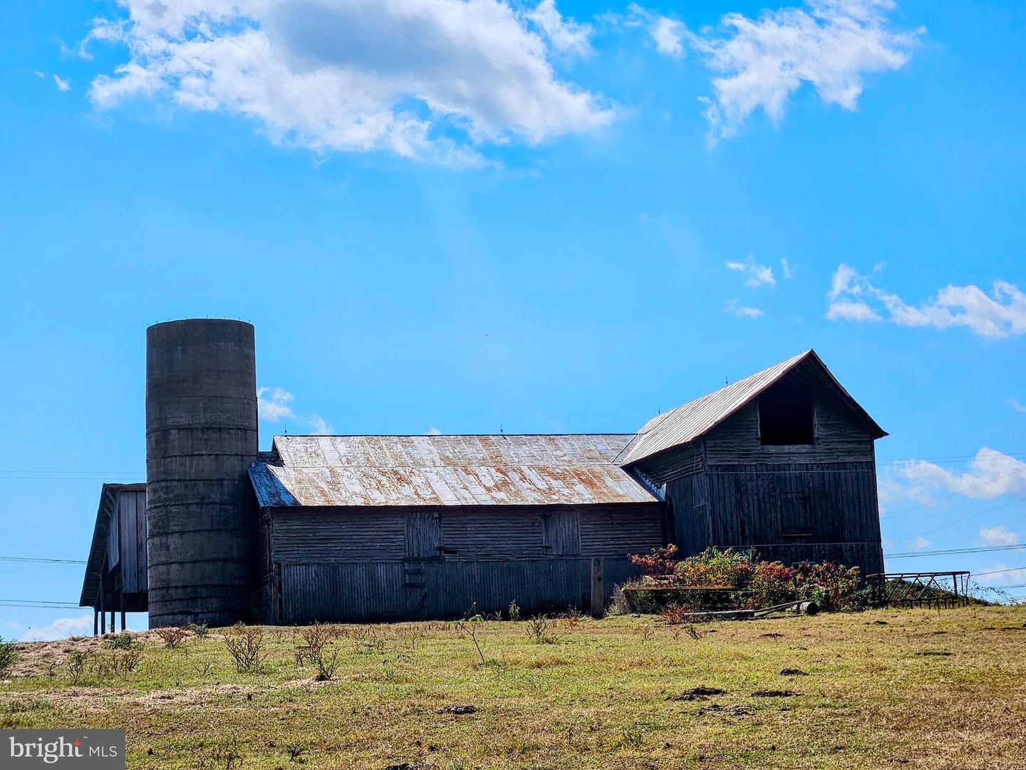 5474 WOODSIDE LN, BEALETON, Virginia 22712, 3 Bedrooms Bedrooms, ,2 BathroomsBathrooms,Farm,For Sale,5474 WOODSIDE LN,VAFQ2018414 MLS # VAFQ2018414