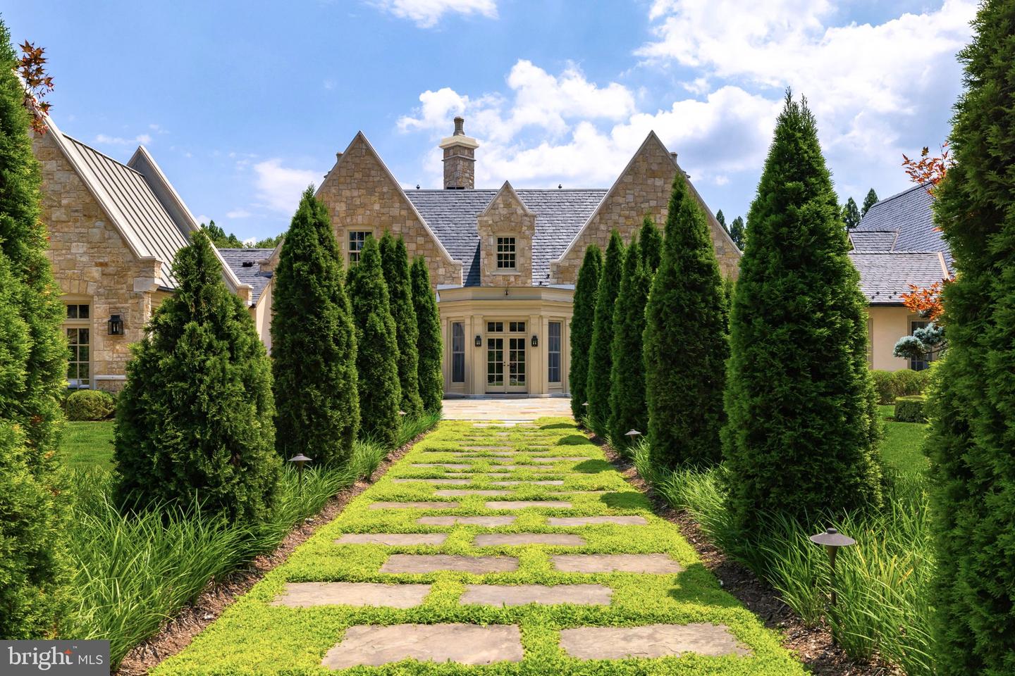 576 INNSBRUCK AVE, GREAT FALLS, Virginia 22066, 6 Bedrooms Bedrooms, ,7 BathroomsBathrooms,Residential,For Sale,576 INNSBRUCK AVE,VAFX2273882 MLS # VAFX2273882