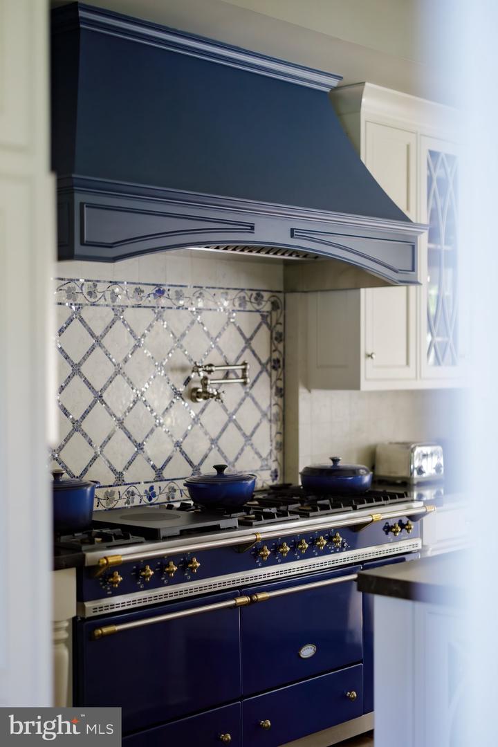 576 INNSBRUCK AVE, GREAT FALLS, Virginia 22066, 6 Bedrooms Bedrooms, ,7 BathroomsBathrooms,Residential,For Sale,576 INNSBRUCK AVE,VAFX2273882 MLS # VAFX2273882