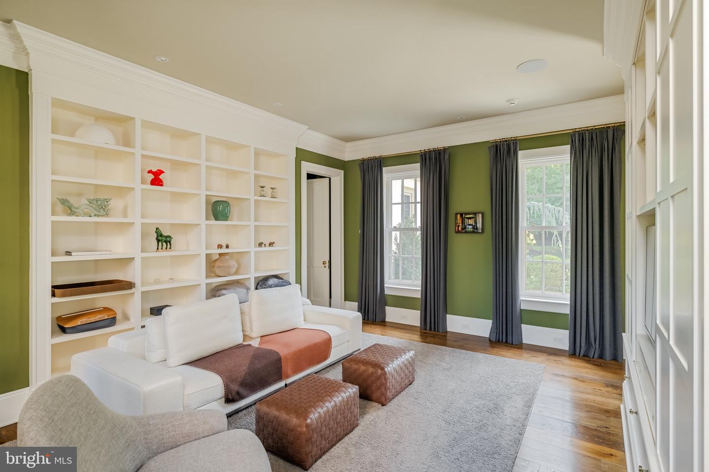 576 INNSBRUCK AVE, GREAT FALLS, Virginia 22066, 6 Bedrooms Bedrooms, ,7 BathroomsBathrooms,Residential,For Sale,576 INNSBRUCK AVE,VAFX2273882 MLS # VAFX2273882