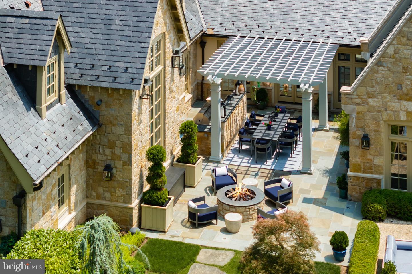 576 INNSBRUCK AVE, GREAT FALLS, Virginia 22066, 6 Bedrooms Bedrooms, ,7 BathroomsBathrooms,Residential,For Sale,576 INNSBRUCK AVE,VAFX2273882 MLS # VAFX2273882