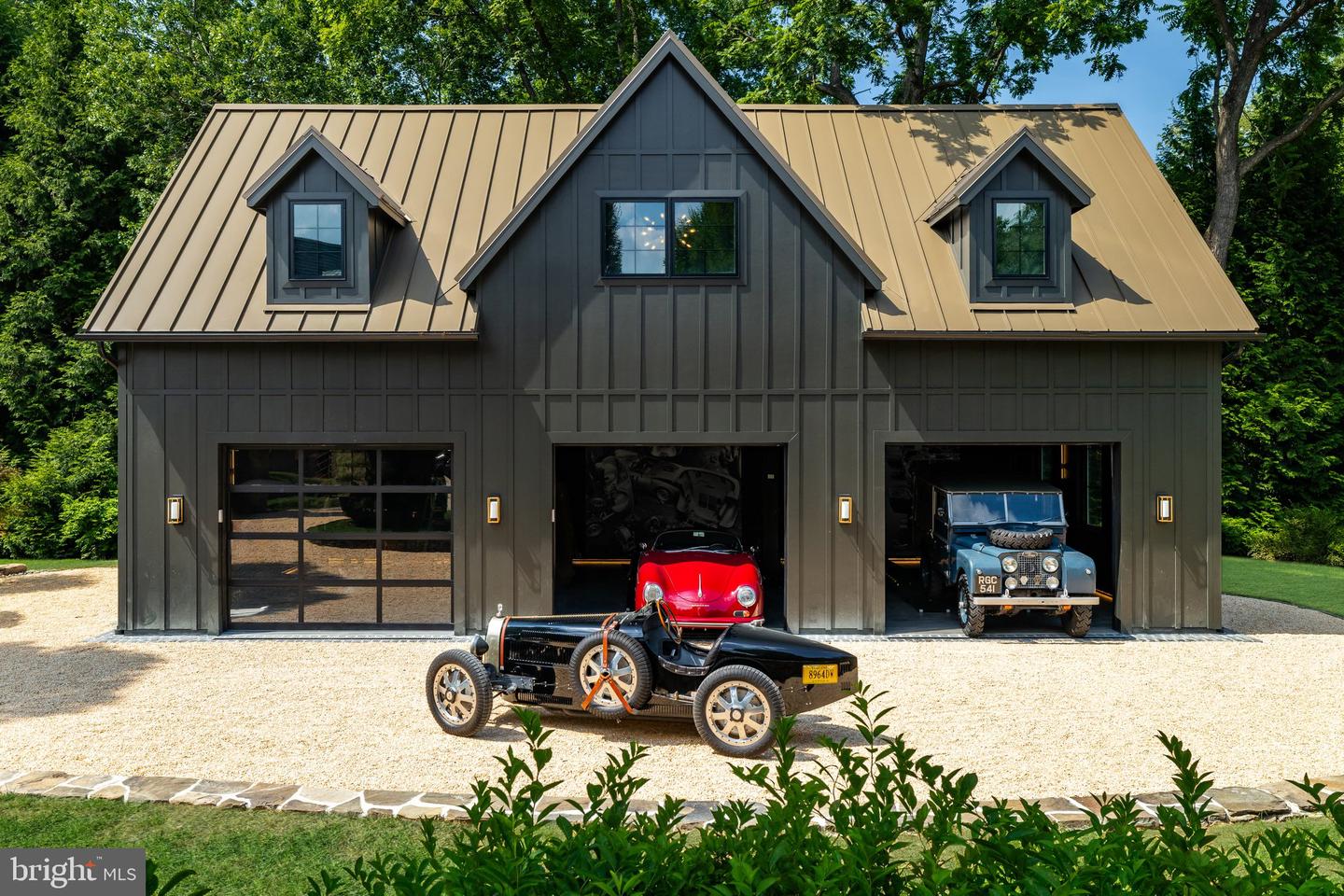 576 INNSBRUCK AVE, GREAT FALLS, Virginia 22066, 6 Bedrooms Bedrooms, ,7 BathroomsBathrooms,Residential,For Sale,576 INNSBRUCK AVE,VAFX2273882 MLS # VAFX2273882