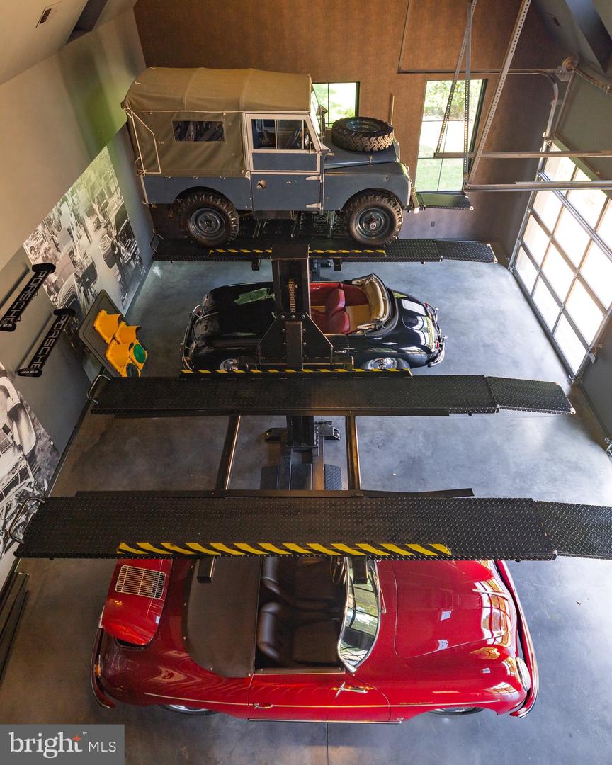 576 INNSBRUCK AVE, GREAT FALLS, Virginia 22066, 6 Bedrooms Bedrooms, ,7 BathroomsBathrooms,Residential,For Sale,576 INNSBRUCK AVE,VAFX2273882 MLS # VAFX2273882