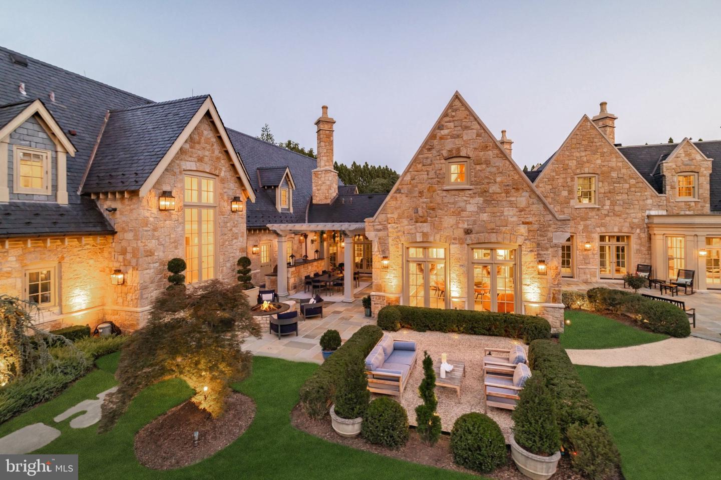 576 INNSBRUCK AVE, GREAT FALLS, Virginia 22066, 6 Bedrooms Bedrooms, ,7 BathroomsBathrooms,Residential,For Sale,576 INNSBRUCK AVE,VAFX2273882 MLS # VAFX2273882