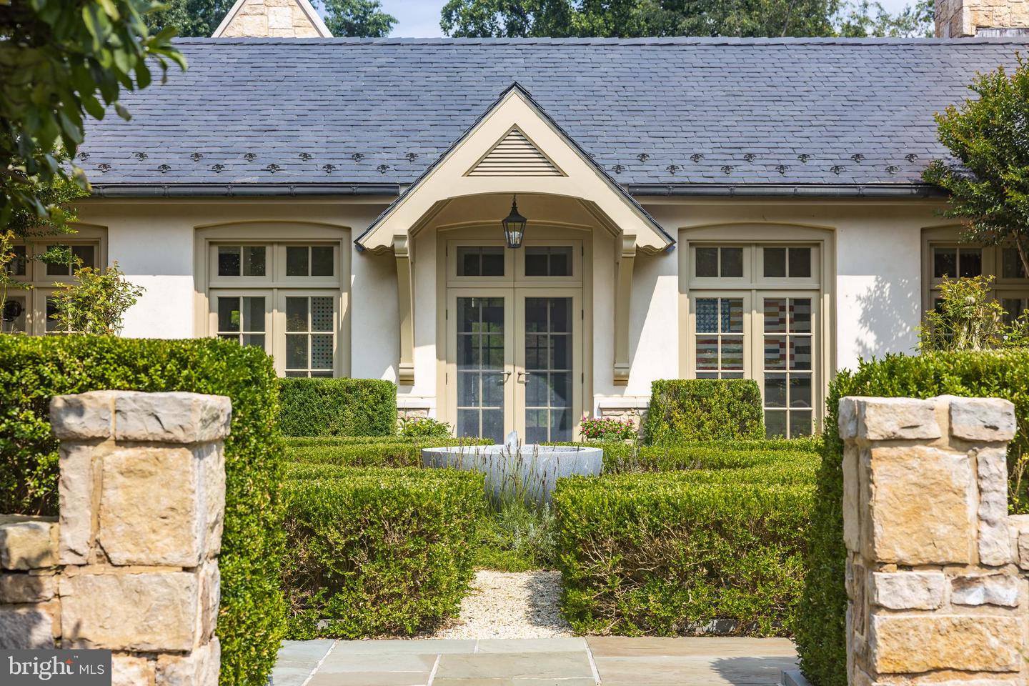 576 INNSBRUCK AVE, GREAT FALLS, Virginia 22066, 6 Bedrooms Bedrooms, ,7 BathroomsBathrooms,Residential,For Sale,576 INNSBRUCK AVE,VAFX2273882 MLS # VAFX2273882