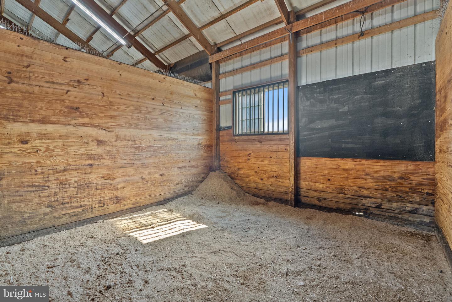 40332 COURTLAND FARM LN, ALDIE, Virginia 20105, 3 Bedrooms Bedrooms, ,2 BathroomsBathrooms,Farm,For Sale,40332 COURTLAND FARM LN,VALO2104646 MLS # VALO2104646