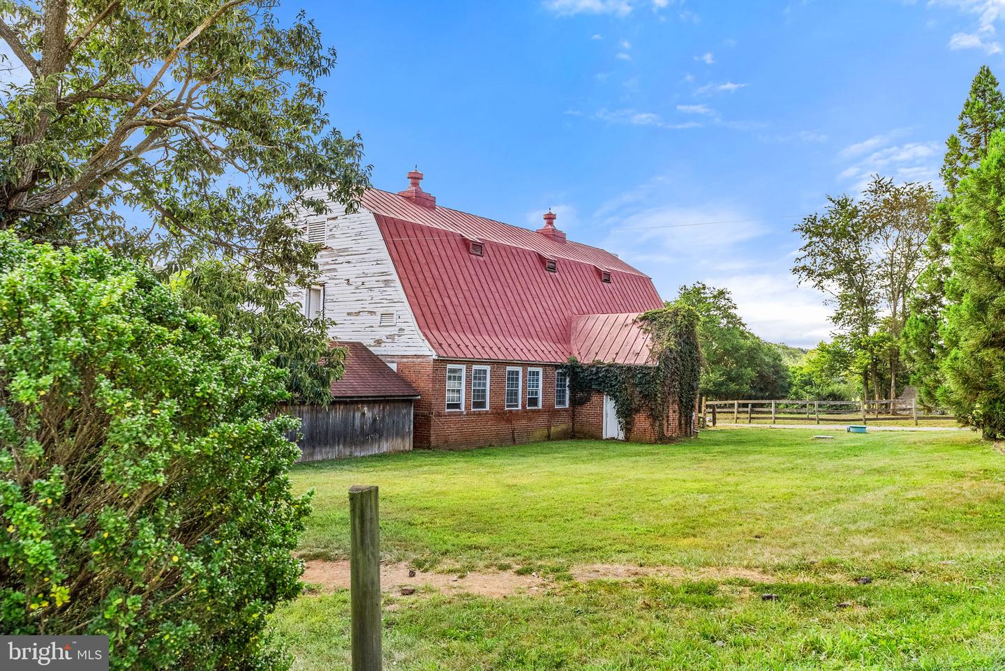 40332 COURTLAND FARM LN, ALDIE, Virginia 20105, 3 Bedrooms Bedrooms, ,2 BathroomsBathrooms,Farm,For Sale,40332 COURTLAND FARM LN,VALO2104646 MLS # VALO2104646