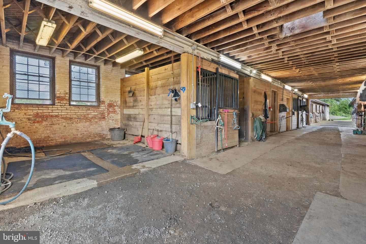 40332 COURTLAND FARM LN, ALDIE, Virginia 20105, 3 Bedrooms Bedrooms, ,2 BathroomsBathrooms,Farm,For Sale,40332 COURTLAND FARM LN,VALO2104646 MLS # VALO2104646